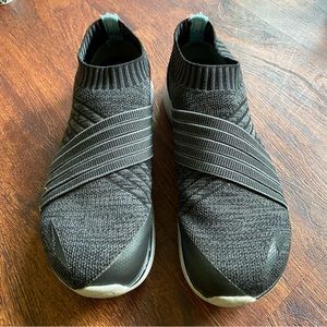 Altra Slip-on Knit Sneakers 6.5 Black